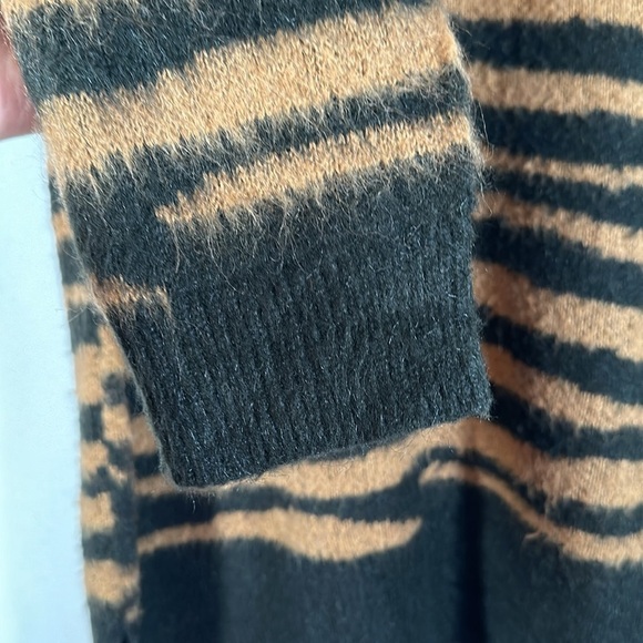 Ricki’s Black & Brown Tiger Striped Soft Sweater - Picture 4 of 7